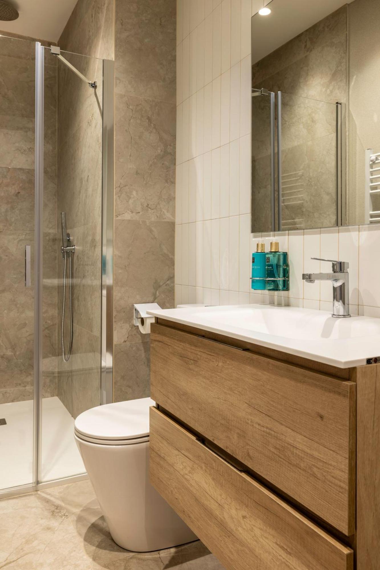 New Designed Flat 3 Bedrooms 2 Showers مدريد المظهر الخارجي الصورة